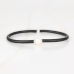 PULSERA SIN DIJE ACERO PERLA BLANCA CAUCHO