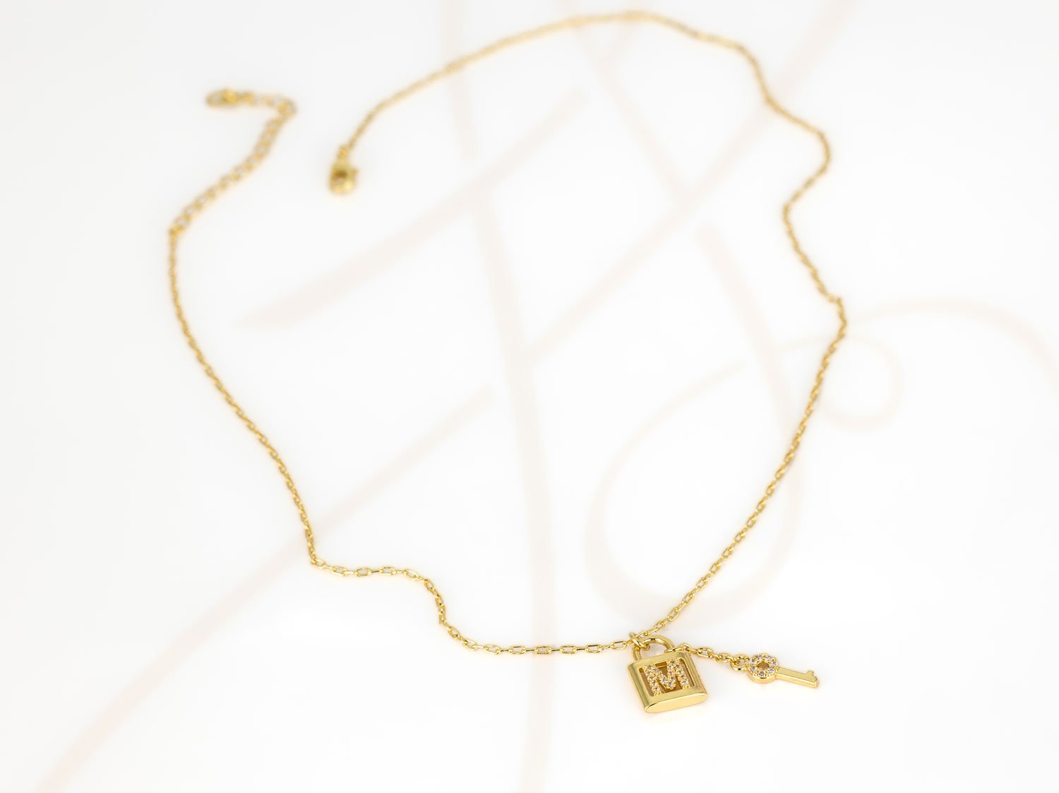 COLLAR CON DIJE BISUTERIA CANDADO M CADENA
