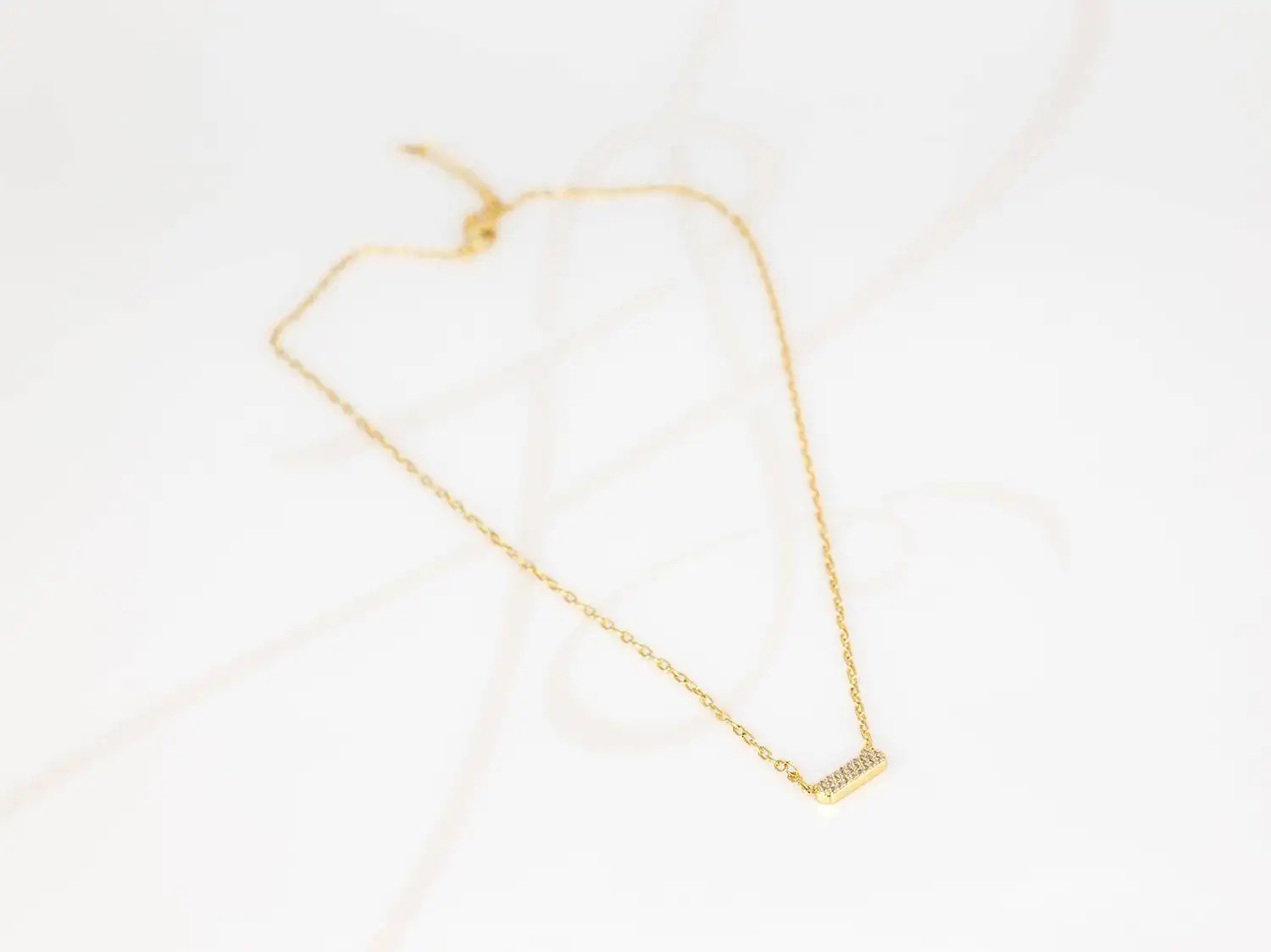 COLLAR CON DIJE BISUTERIA PLACA ZIRCONIAS CADENA