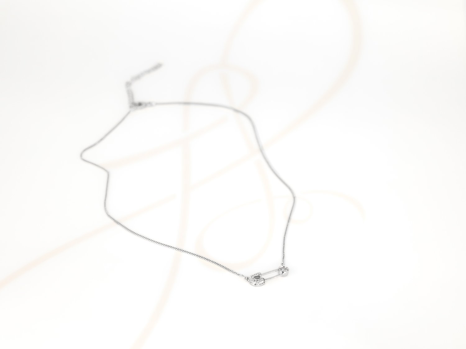 COLLAR CON DIJE BISUTERIA SEGURITO ZIRCONIA CADENA