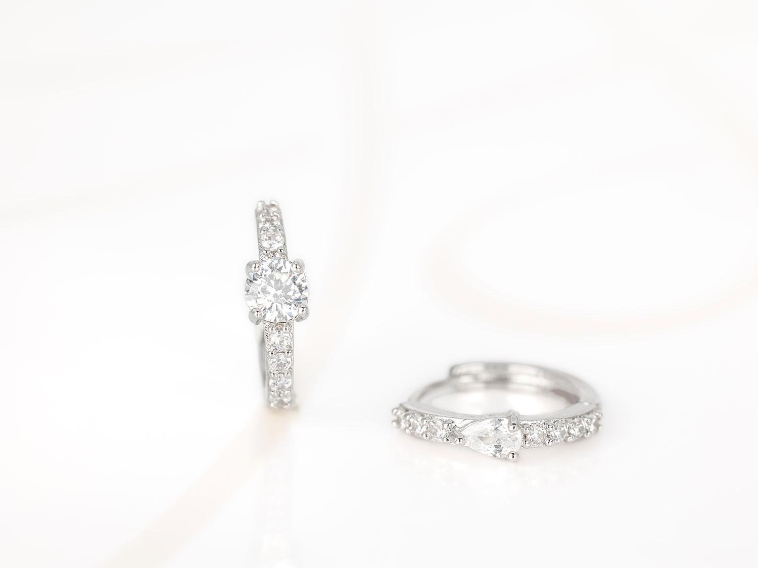 HUGGIES BISUTERIA PLATEADO ANILLO ZIRCONIA