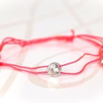 PULSERA CON DIJE BISUTERIA PLATEADO ZIRCONIA HILO