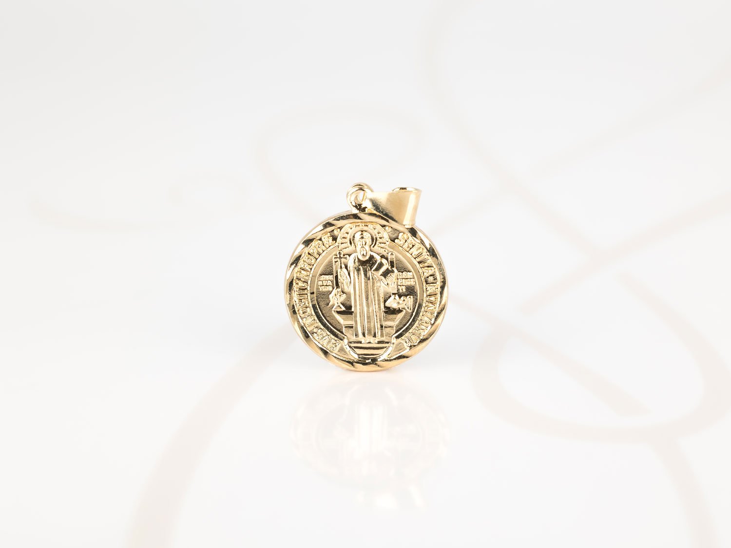 DIJE ORO LAMINADO SAN BENITO GRANDE DIAMANTADO