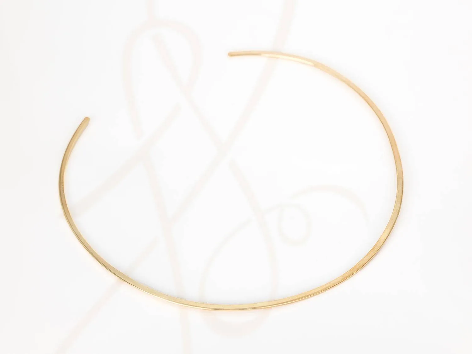 GARGANTILLA ORO LAMINADO CIRCULAR PLANA LISO