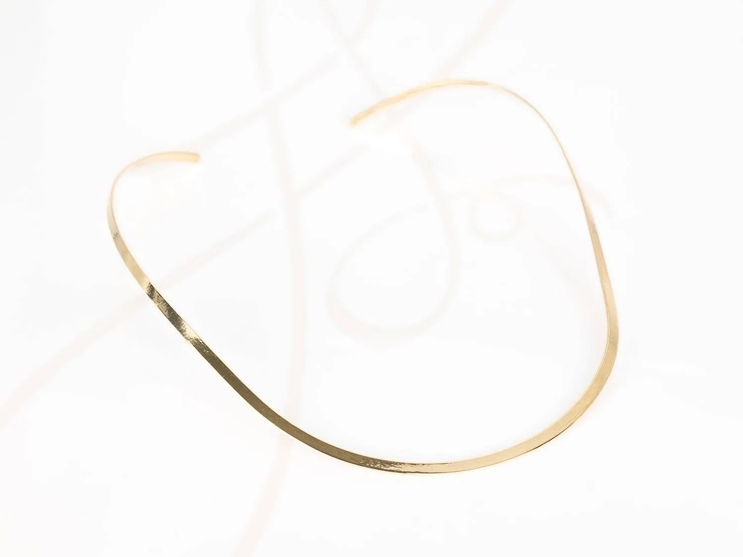 GARGANTILLA ORO LAMINADO SENCILLA GRANDE LISO