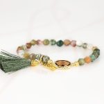 PULSERA CON DIJE ORO LAMINADO HOJA POMPON CRISTAL