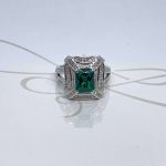 ANILLO PLATA RODIZADA CUADRO CRUZ ESMERALDA Y TOPACIO