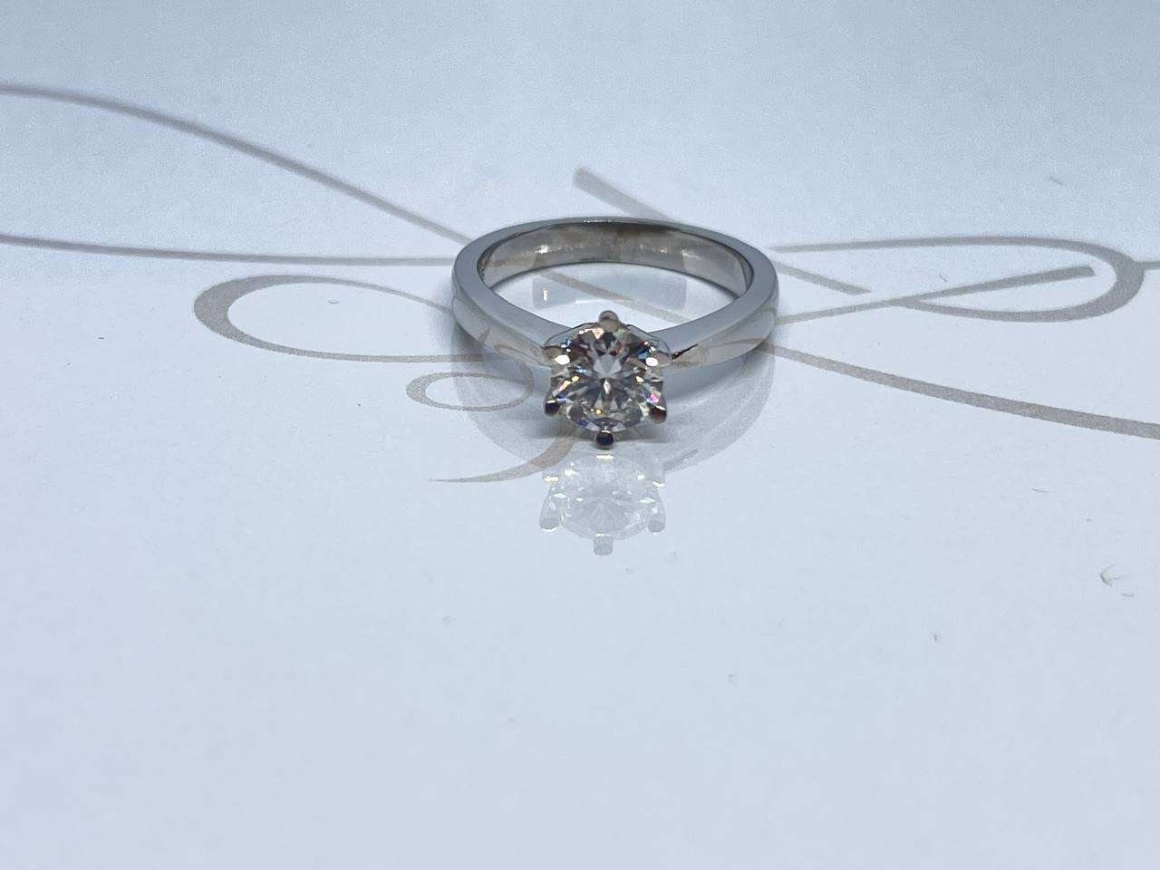 ANILLO PLATA RODIZADA MOISSANITE SOLITARIO