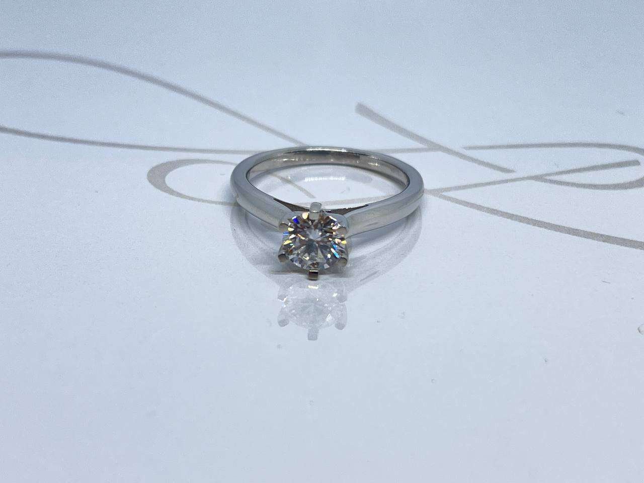 ANILLO PLATA RODIZADA MOISSANITE SOLITARIO