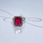 ANILLO PLATA RODIZADA RECTANGULAR CON HALO