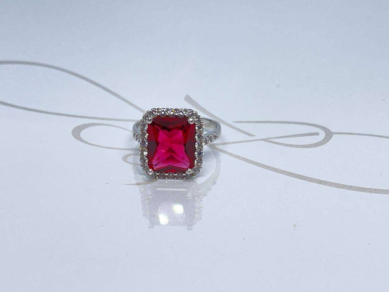 ANILLO PLATA RODIZADA RECTANGULAR CON HALO