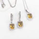 JUEGO PLATA RODIZADA ZULTANITA DOBLE RECTANGULO CON CADENA TOPACIO BLANCO