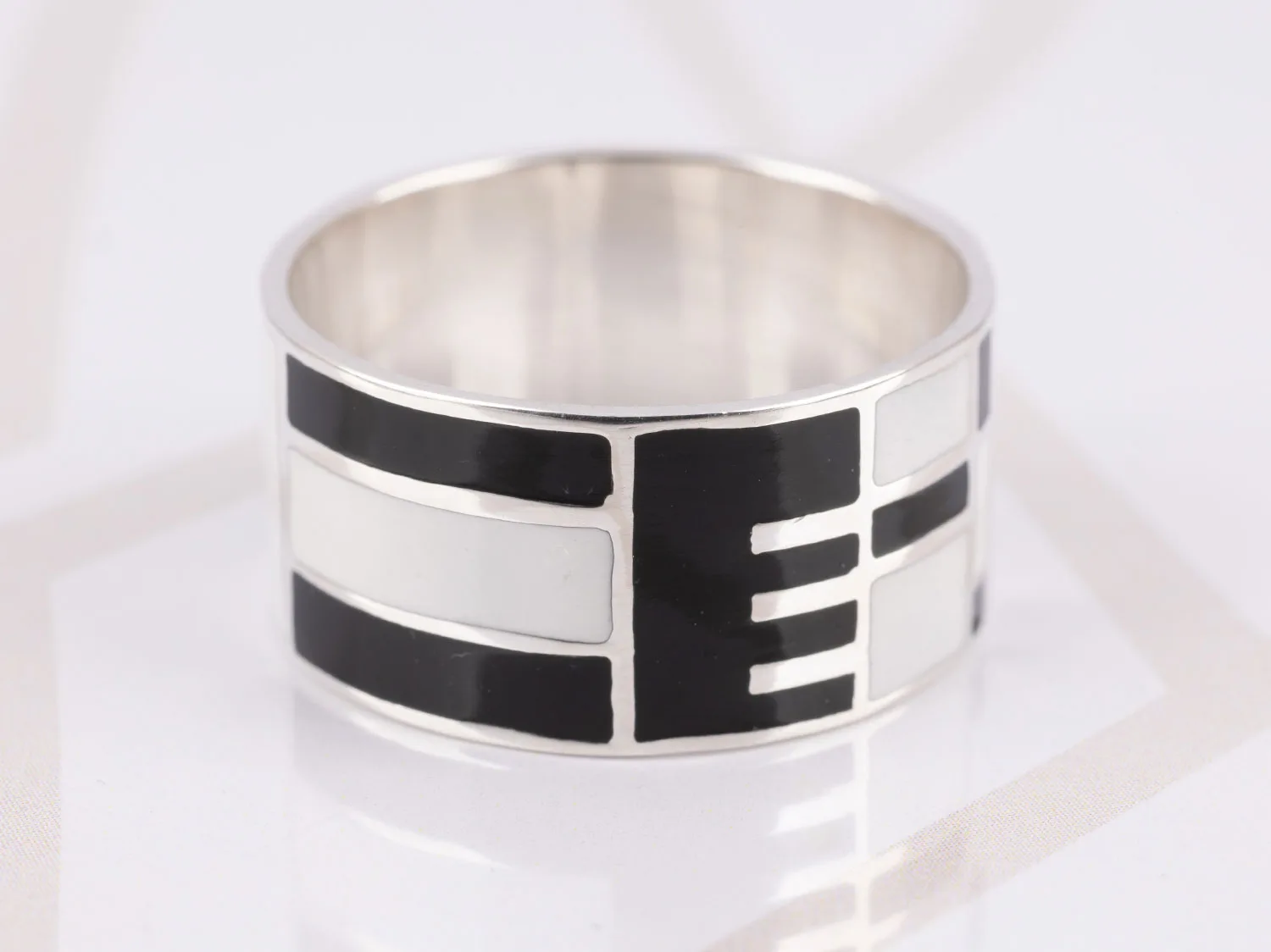 ANILLO PLATA CUADROS ESMALTADO