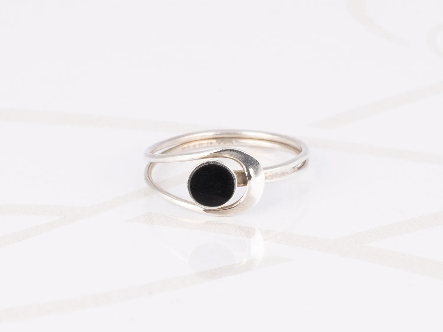 ANILLO PLATA CIRCULO LUNA ESMALTADO