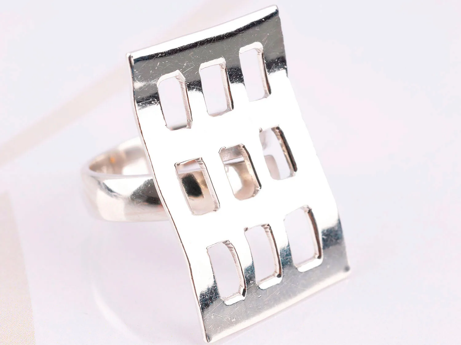ANILLO DE PLATA RECTANGULO ONDULADO