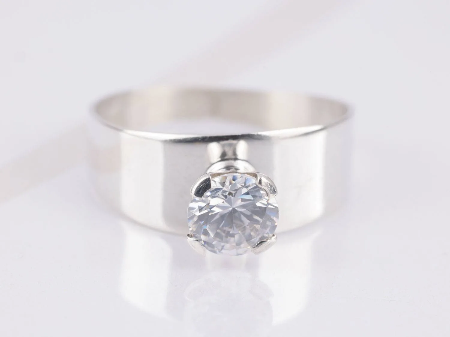 ANILLO DE PLATA SOLITARIO