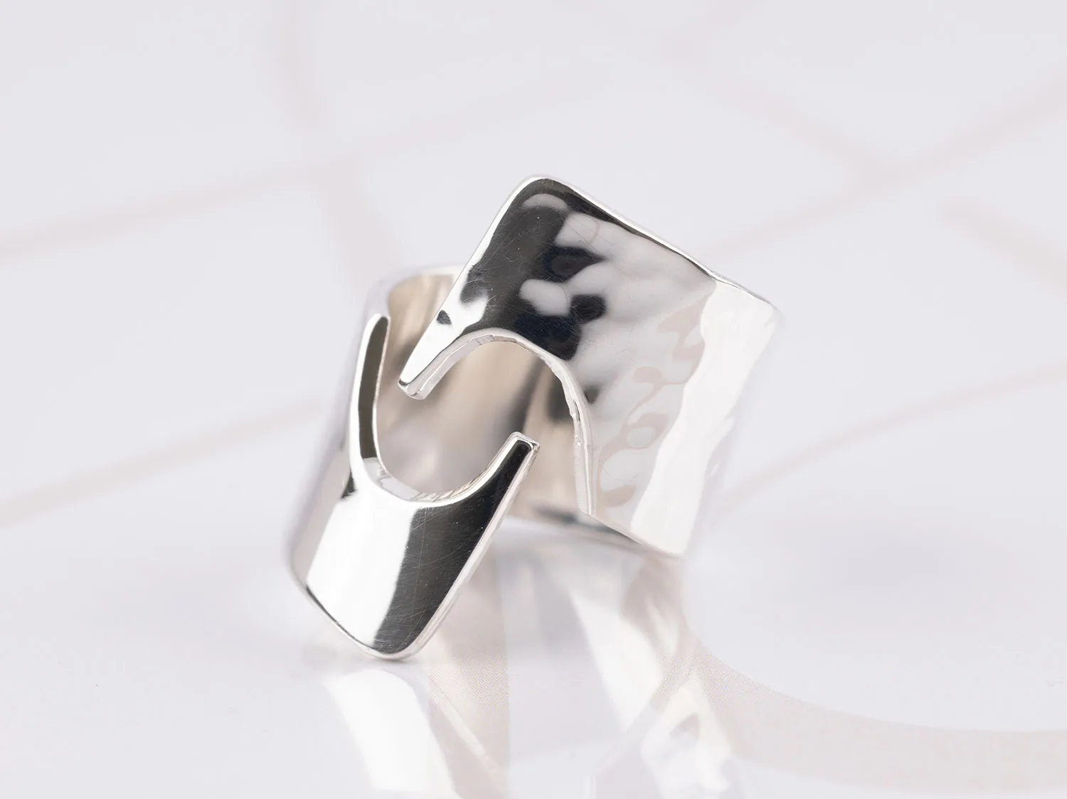 ANILLO PLATA OLAS PICO LISAS MARTILLADO