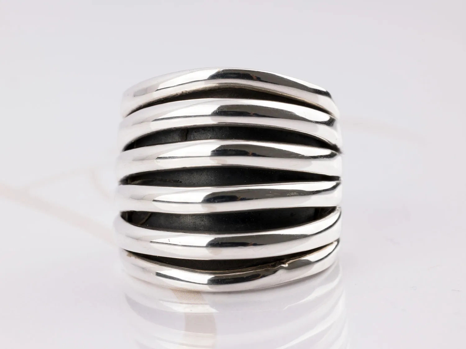 ANILLO PLATA CAPARAZON ARMADILLO PAVONADO