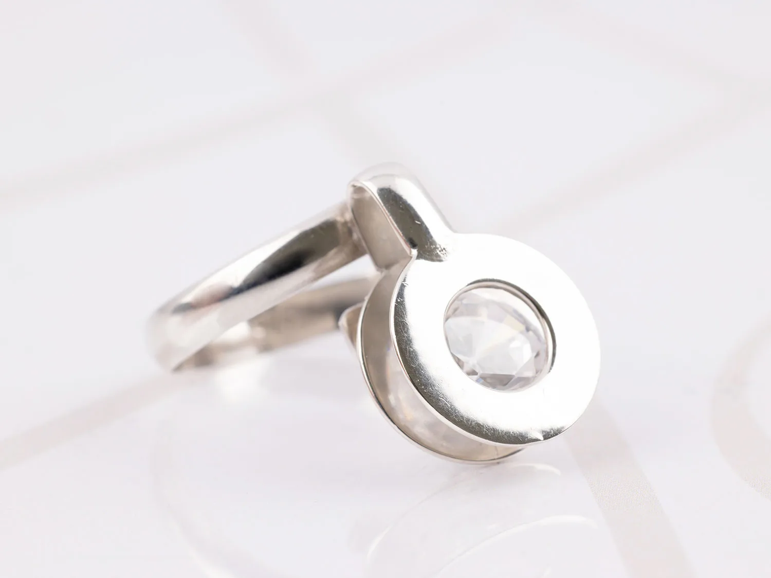 ANILLO PLATA CIRCULO LISO ZIRCONIA