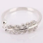 ANILLO PLATA HOJA LAUREL ZIRCONIA