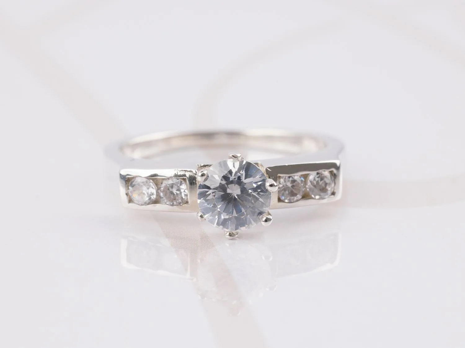 ANILLO PLATA SOLITARIO RECTO ZIRCONIA