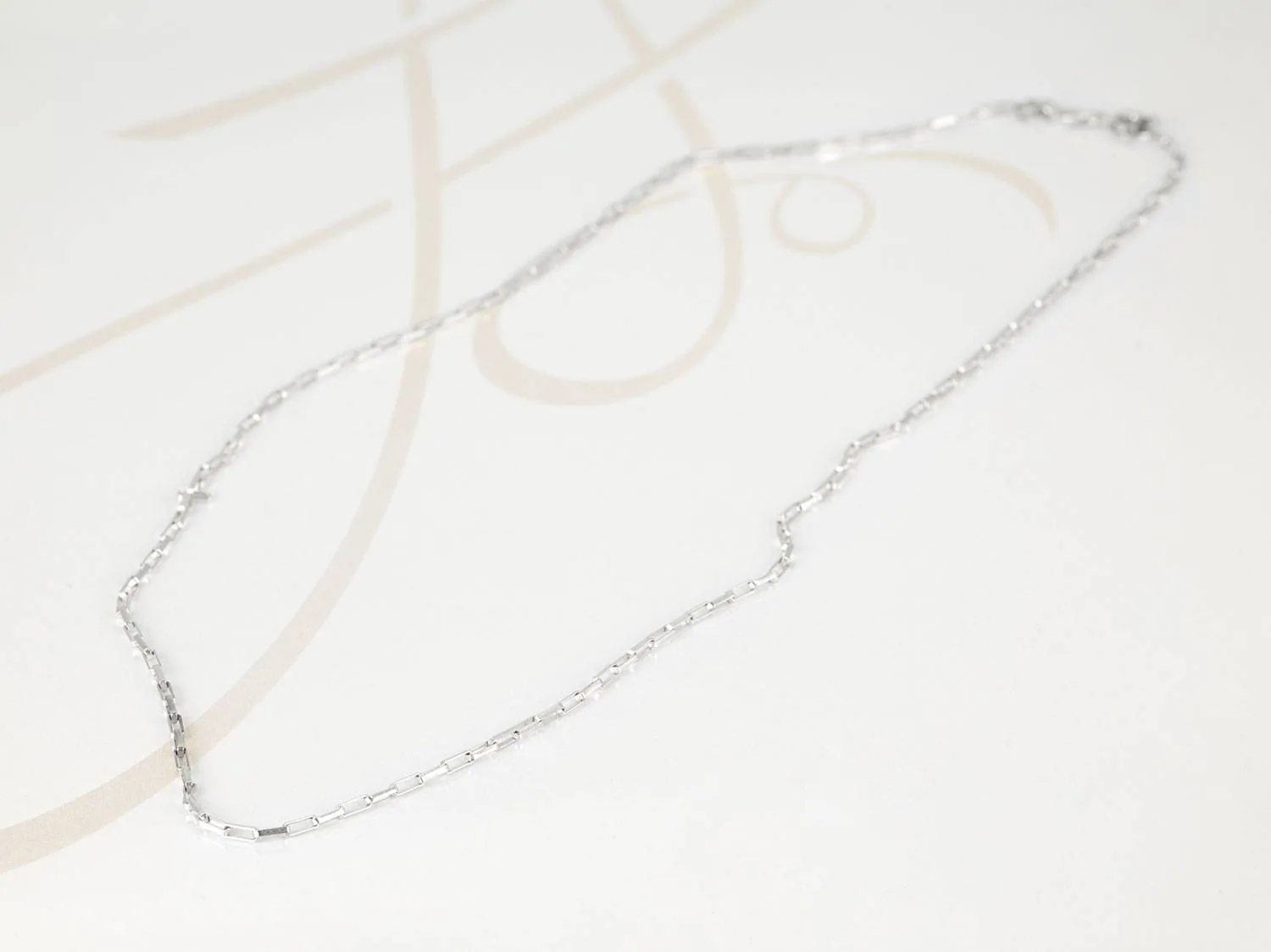 CADENA PLATA RECTANGULAR FORZADA