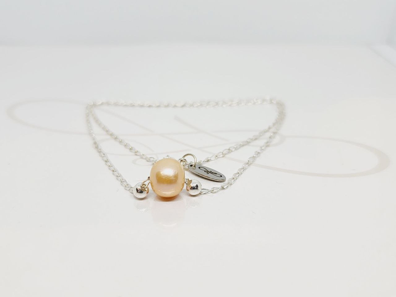 COLLAR CON DIJE PERLA CADENA