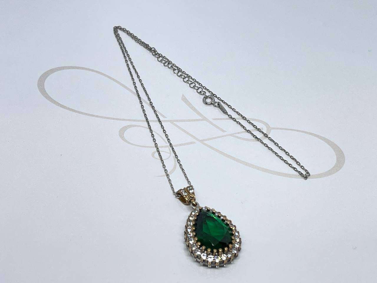 COLLAR DE PLATA ESMERALDA SULTANA HURREM CON CADENA