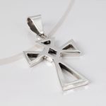 DIJE PLATA CRUZ TRIANGULAR LISO