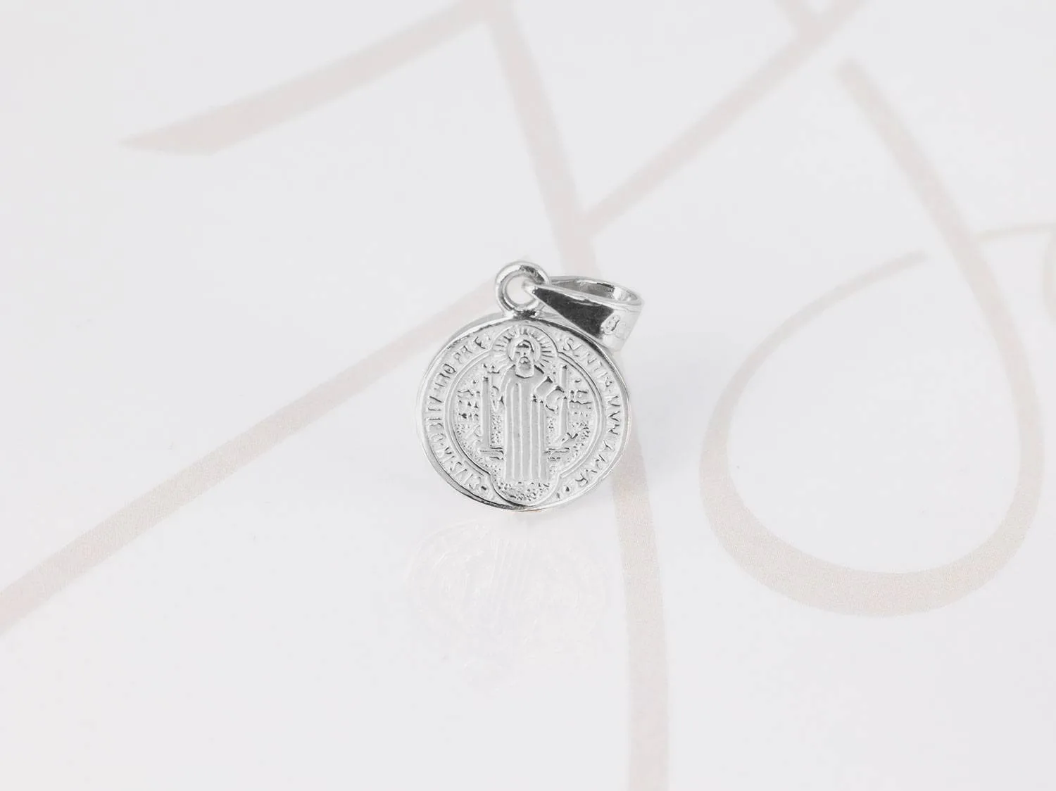 DIJE PLATA SAN BENITO LISO