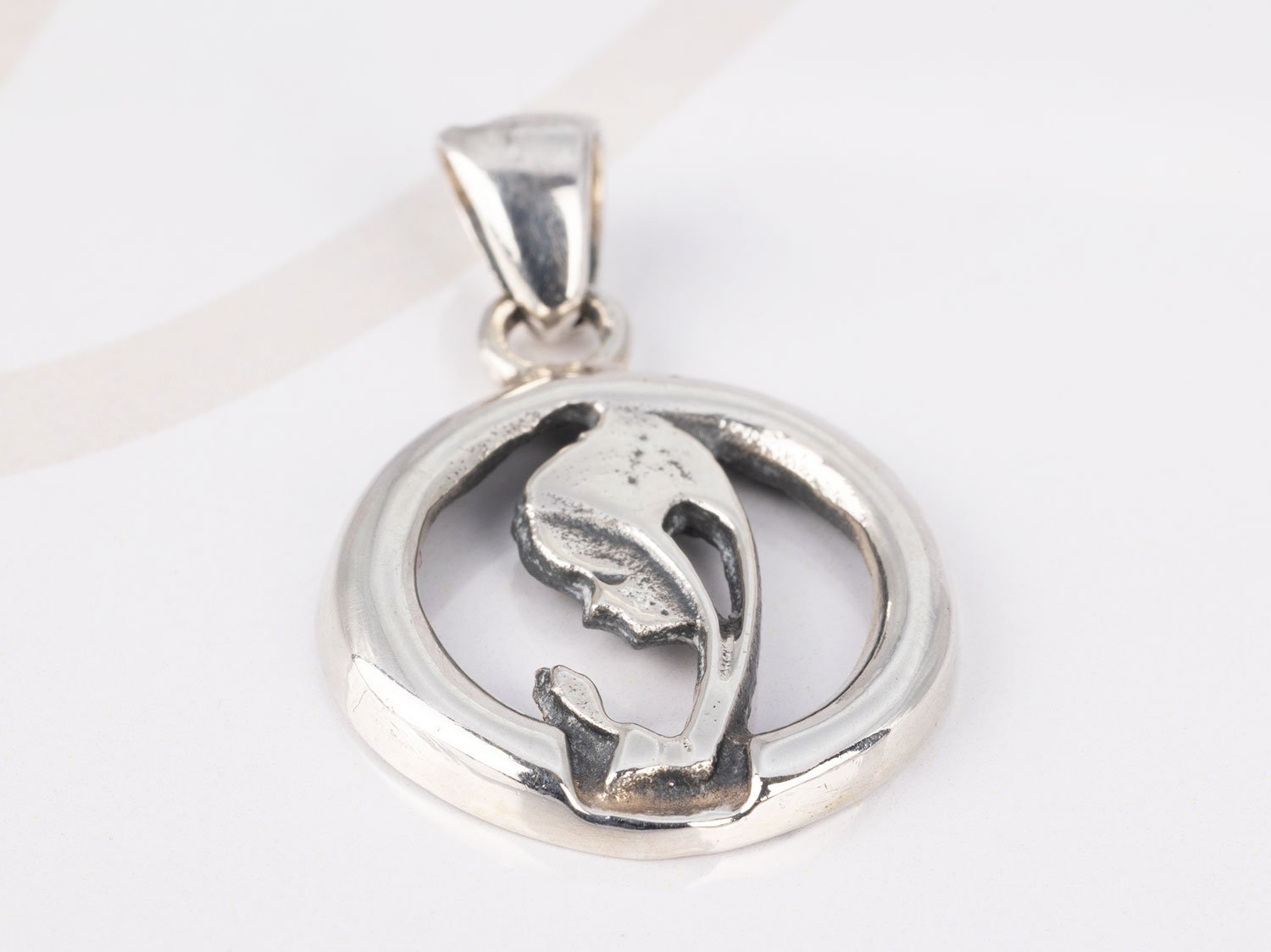 DIJE PLATA SILUETA MADONA LISO