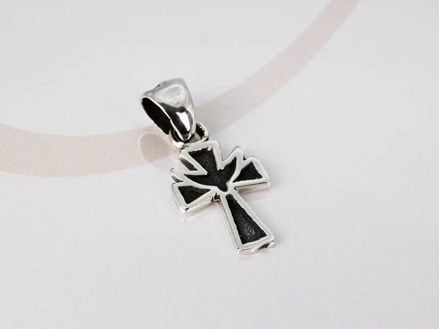 DIJE PLATA MINI CRUZ ESPIRITU SANTO PAVONADO