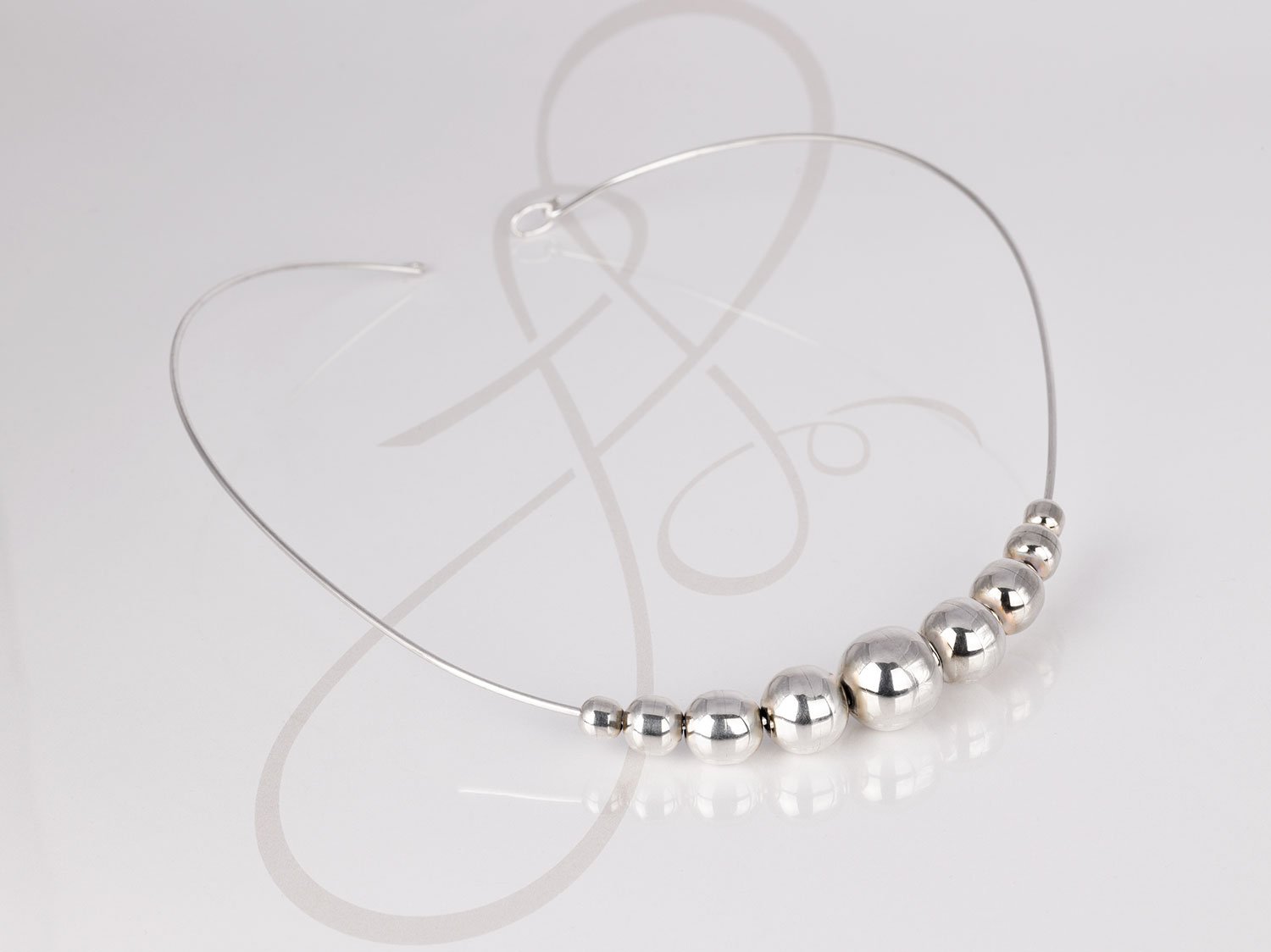 GARGANTILLA PLATA BOLAS CON BROCHE LISO