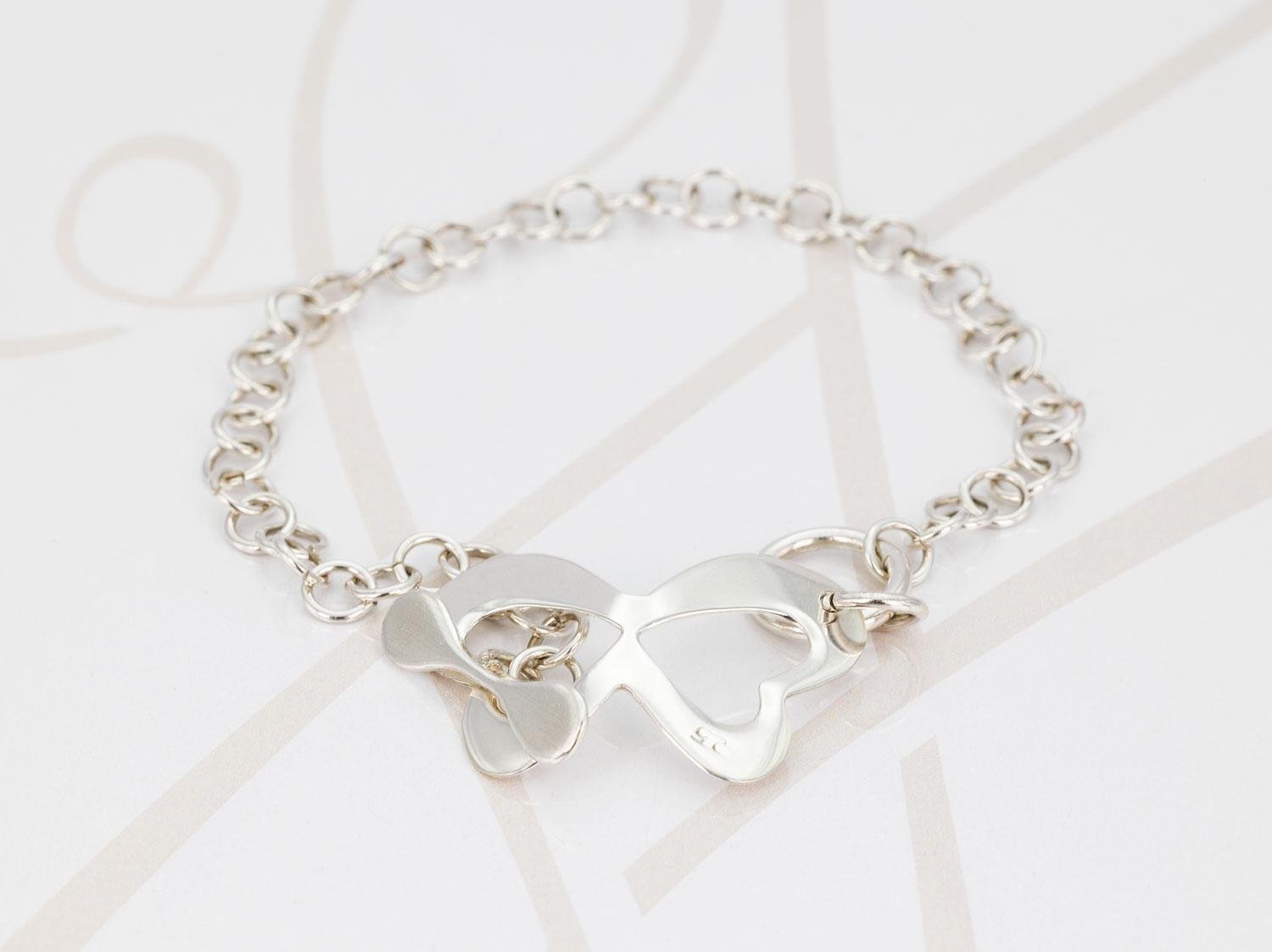 PULSERA CON DIJE PLATA SILUETA MARIPOSA CADENA