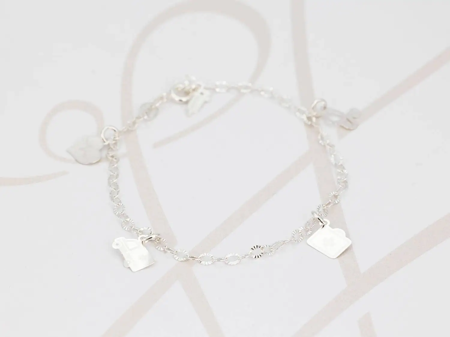 PULSERA CON DIJE PLATA HOSPITAL LASER
