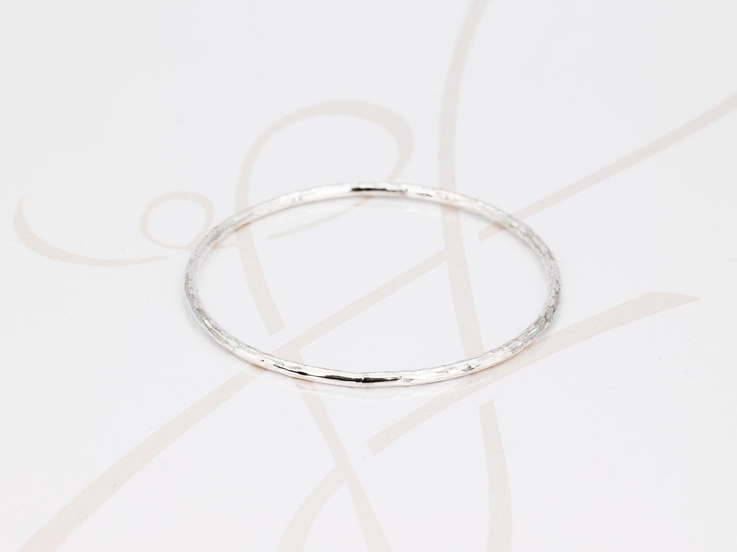 PULSERA SIN DIJE PLATA ARO DELGADO MARTILLADO