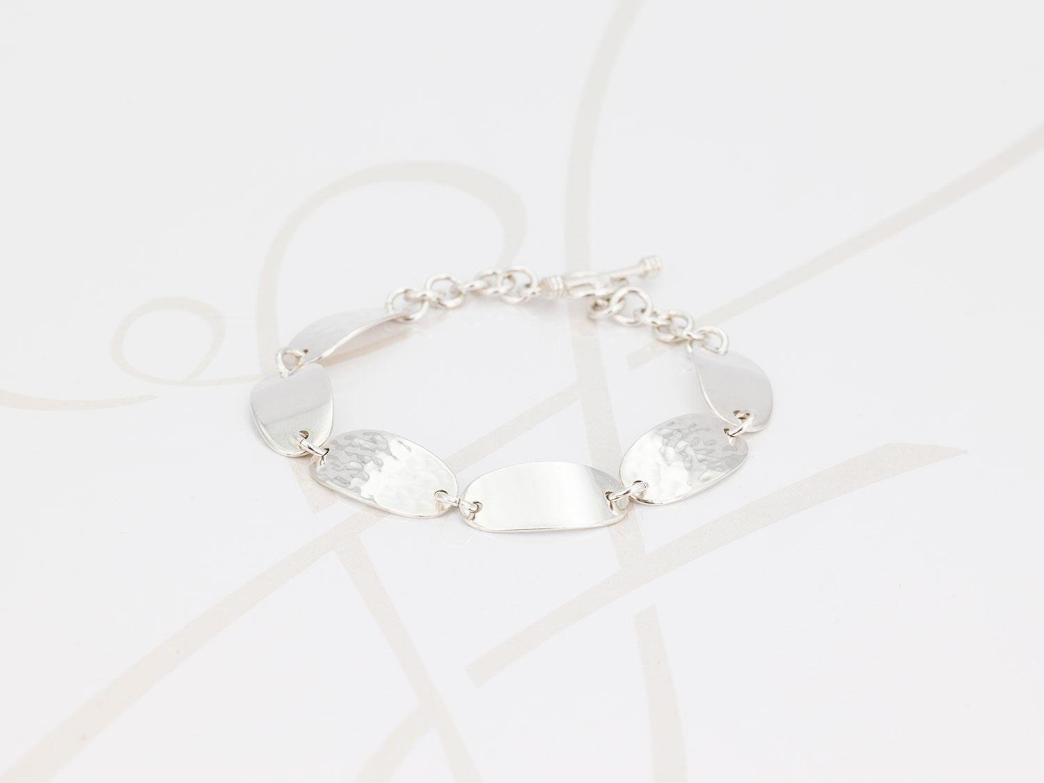 PULSERA SIN DIJE PLATA OVALOS MARTILLADO