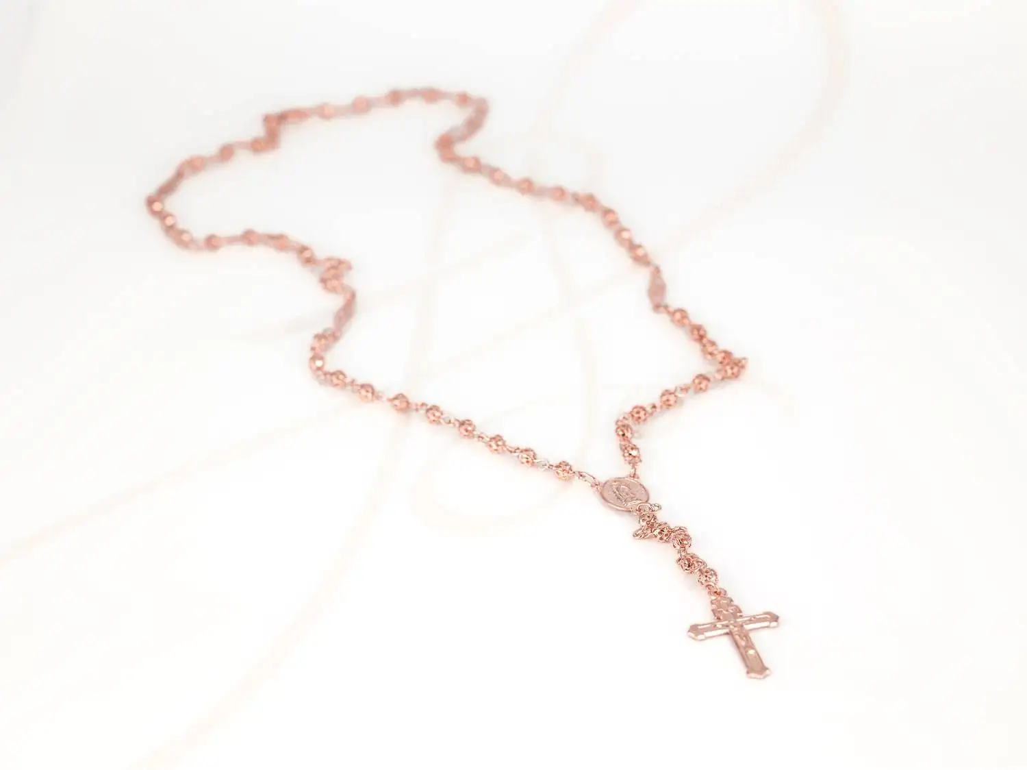 ROSARIO RECUBRIMIENTO DE ORO ROSA ROMBOS BROCHE DIAMANTADO