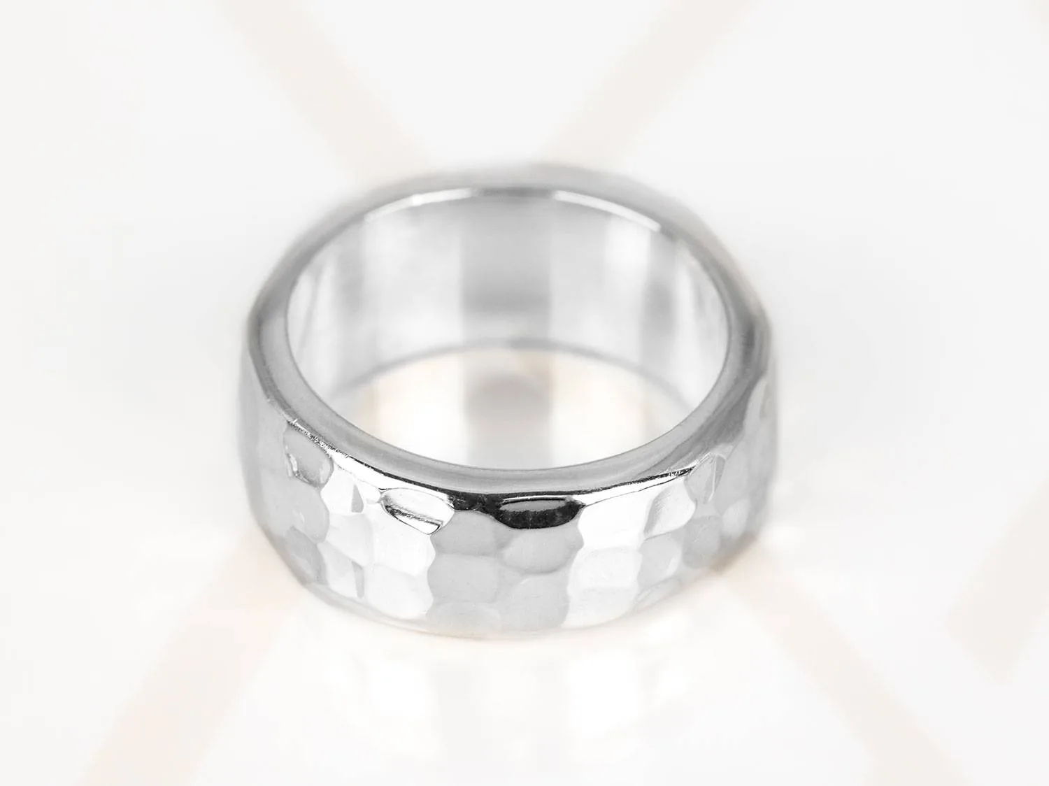 ANILLO RECUBRIMIENTO DE PLATA ARGOLLA ANCHA MARTILLADO