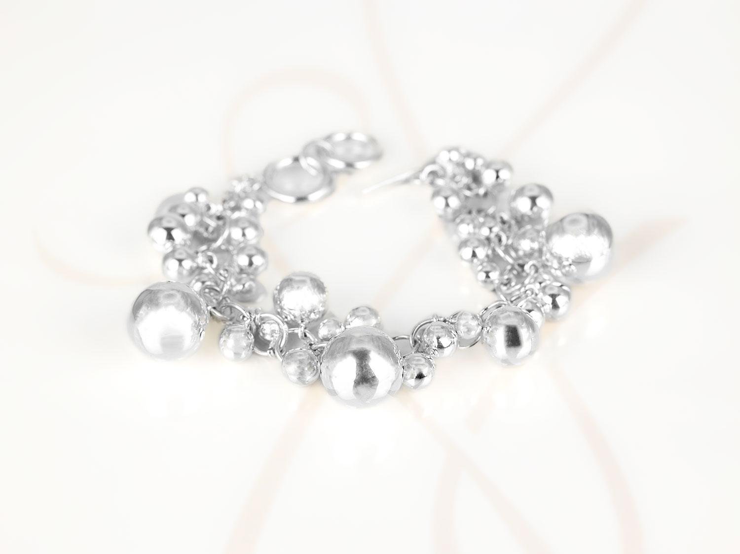 PULSERA SIN DIJE RECUBRIMIENTO DE PLATA BOLAS COLGANDO LISO